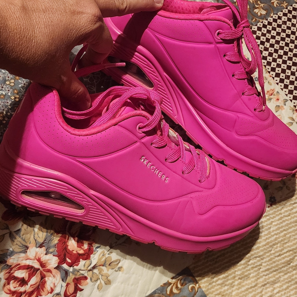 Skechers Women's Bright Pink Sneakers